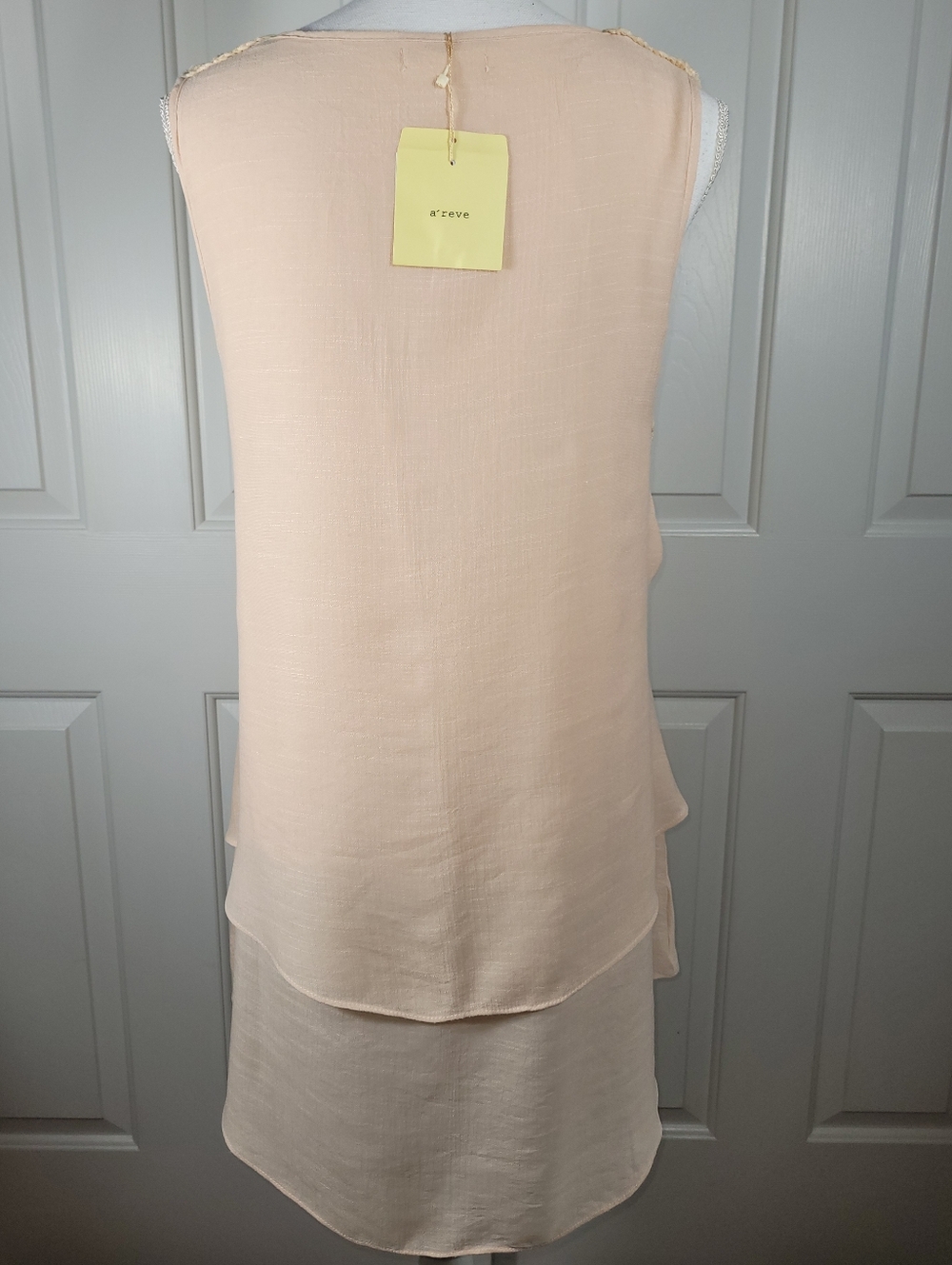 NWT A'reve Sleeveless Light Peach Top Cream Floral Crocheted Overlay & Fringe - Picture 8 of 16